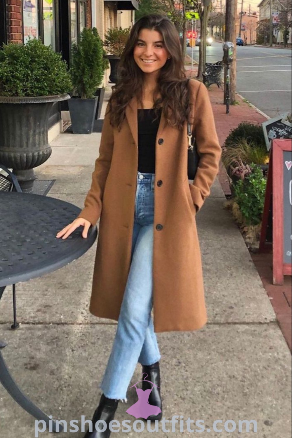 Chic winter outfit showcasing New York styles with Skandinavian fashion influence, perfect for cold weather. Features casual and elegant outfit ideas that inspire your look this season. Visit pinshoesoutfits.com for more stylish winter outfit inspiration.