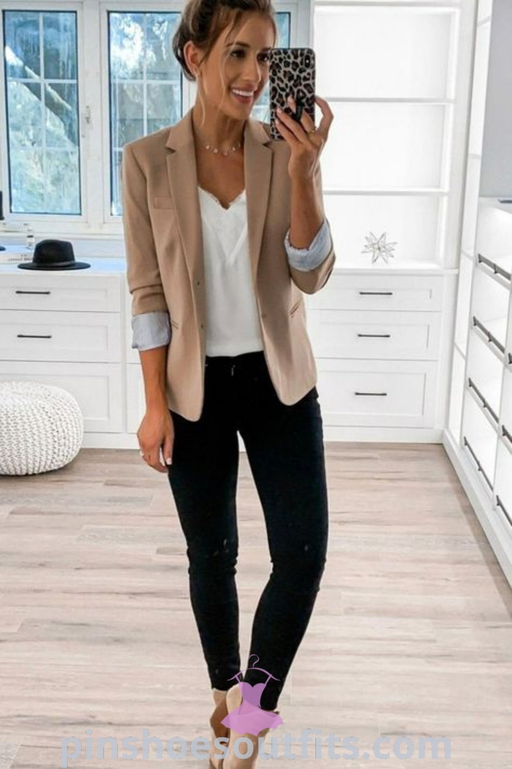 Stylish conference outfit featuring casual work attire for women, blending business clothes with elegance. Explore chic and cute work outfits designed for office and conference settings. Discover inspiring outfit ideas for everyday elegance at pinshoesoutfits.com.