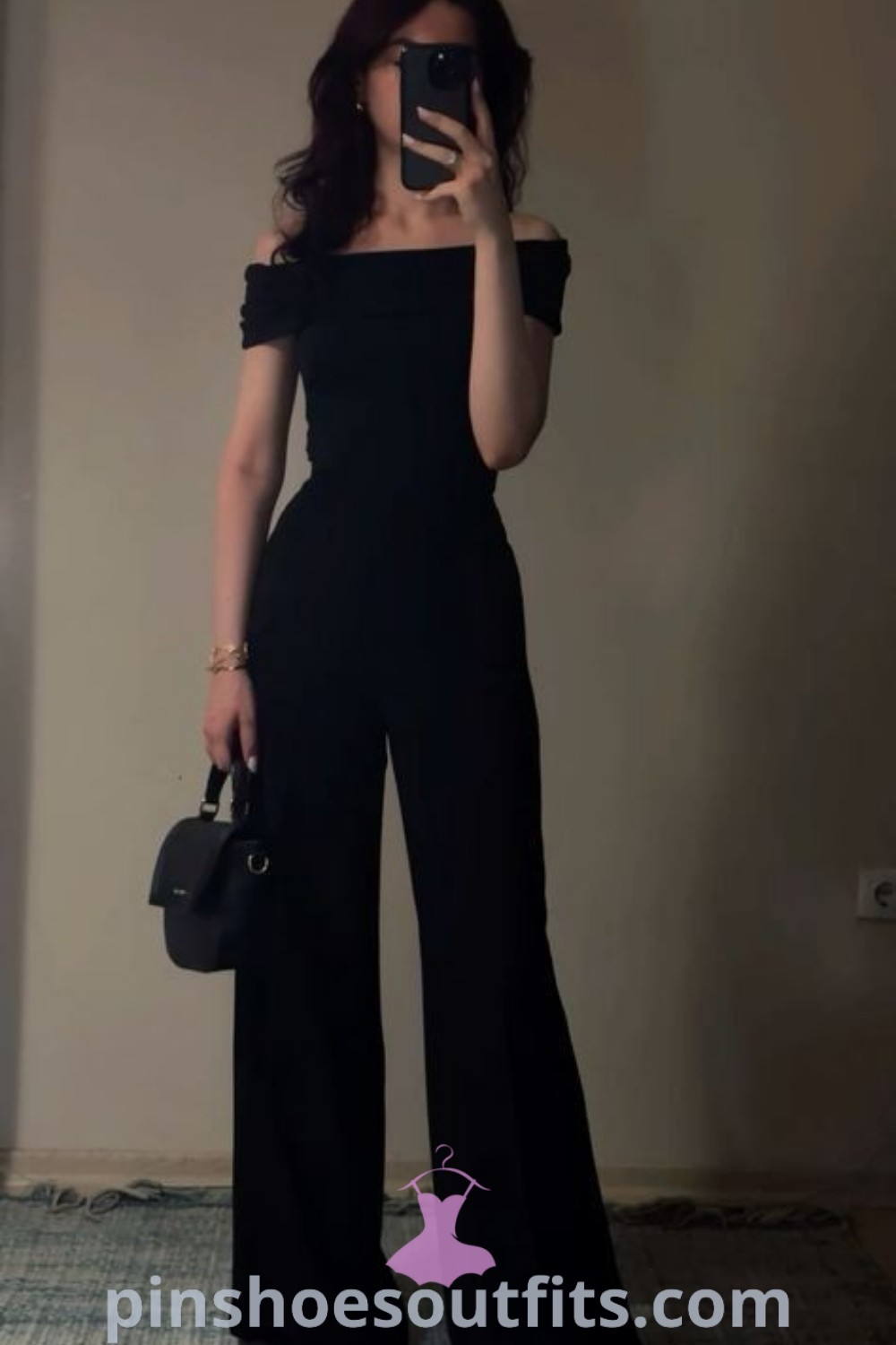 Black fitted jumpsuit outfit showcasing retro vintage style, ideal for formal gala outfits for women. This elegant all-black formal attire exudes sophistication and is perfect for 2025 trendy outfits. Discover more outfit ideas to look expensive and elegant at pinshoesoutfits.com.