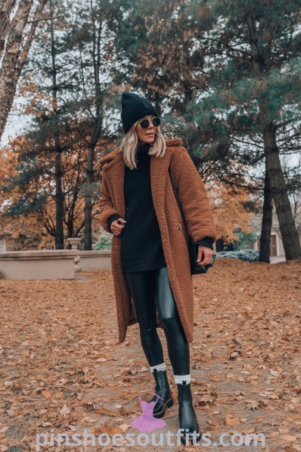 Layered shacket outfit perfect for 57-degree weather, showcasing winter Montana and Gatlinburg Tennessee outfits. Ideal for NYC cold weather styles, suitable for mid-size women seeking cold weather outfits. Explore more outfit ideas at pinshoesoutfits.com.
