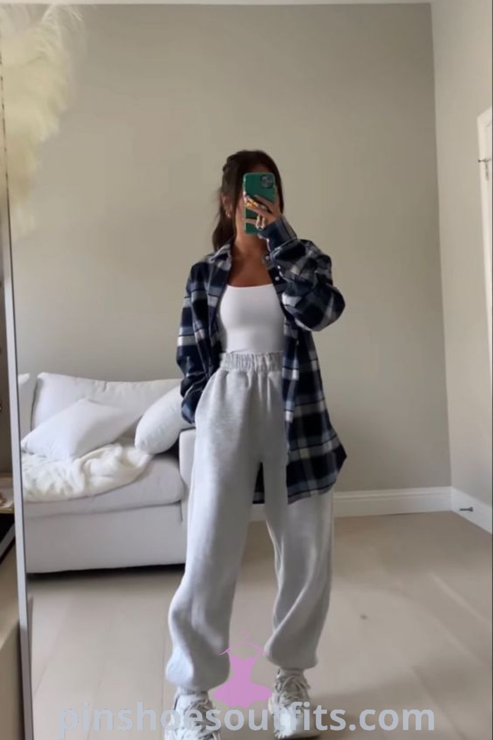 Trendy casual outfits for teens featuring winter fashion, sporty styles, and tomboy aesthetics. Discover outfit trends that are super stylish and inspire your look this season at pinshoesoutfits.com.