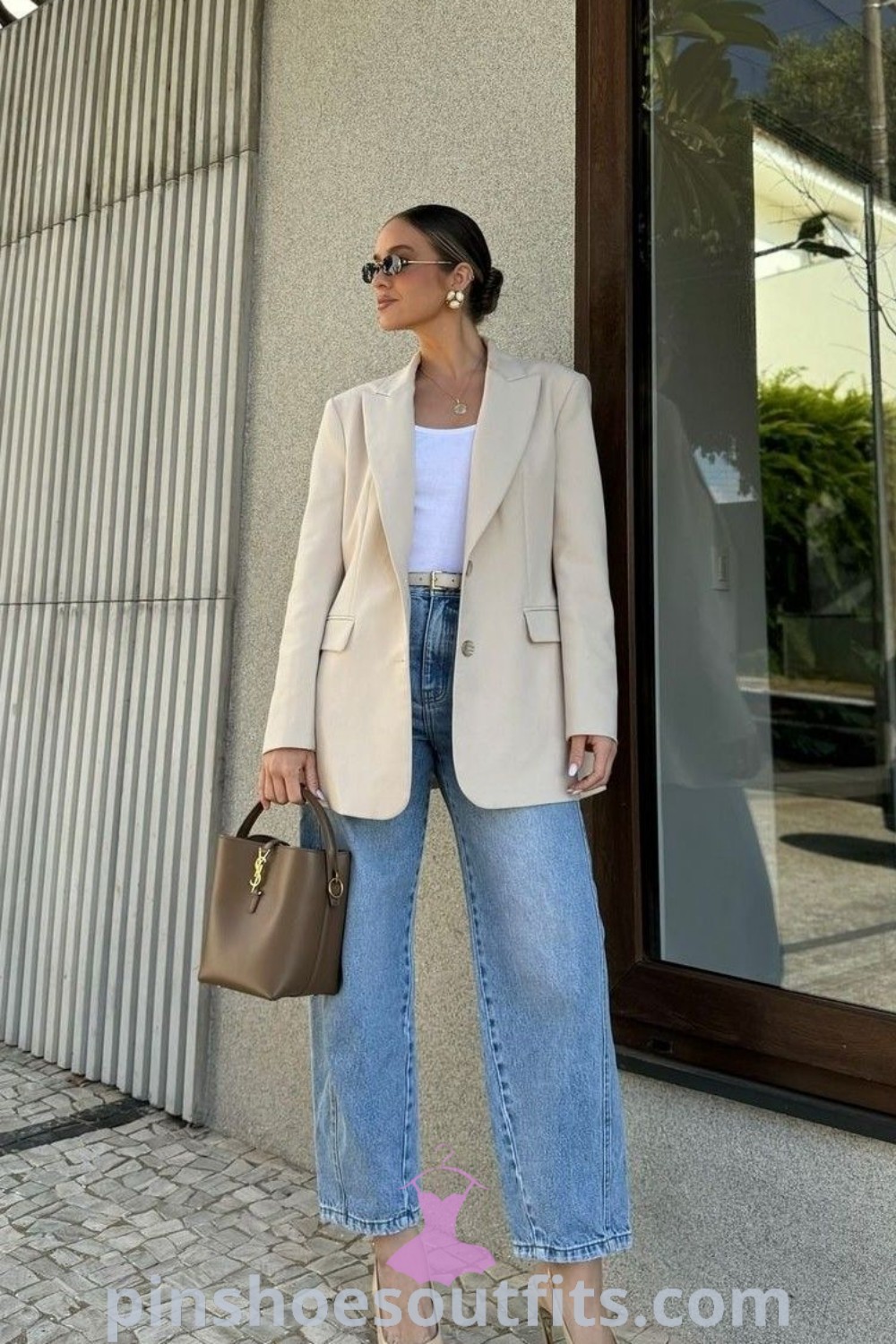 Casual blazer outfits for women featuring creamy blazers and tweed tops paired with jeans, perfect for spring and winter work styles. Explore elegant and stylish combinations at pinshoesoutfits.com.