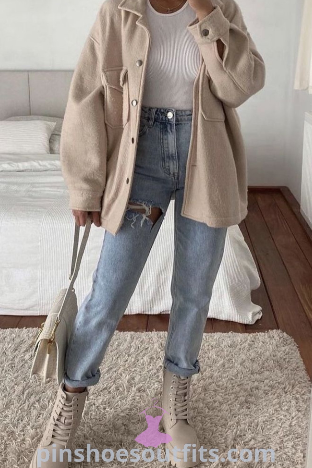 Professional mantel outfit showcasing corporate style featuring winter fashion outfits casual and chic accessories. Ideal for casual day wear or elegant office looks. Explore fashion tips at pinshoesoutfits.com.