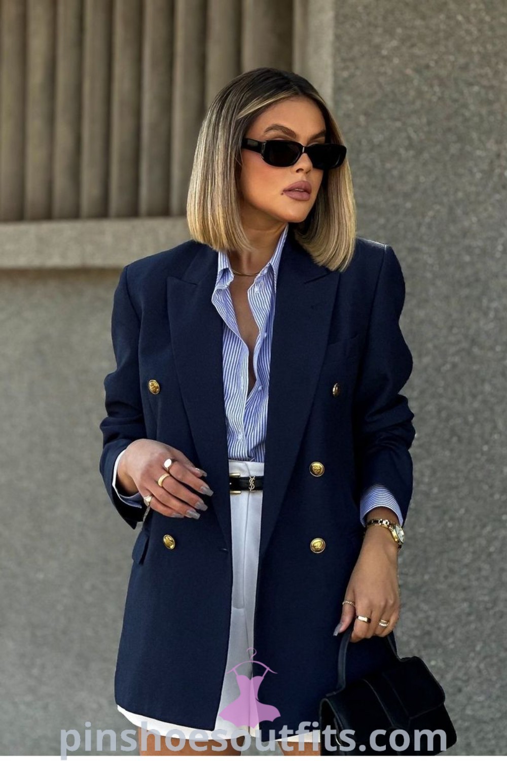 Casual chic summer outfit featuring a blue blazer, blending old money summer styles with modern elegance. Stylish blazer outfit ideas for women offering inspiration for looks this season. Discover more outfit inspirations for timeless elegance at pinshoesoutfits.com.
