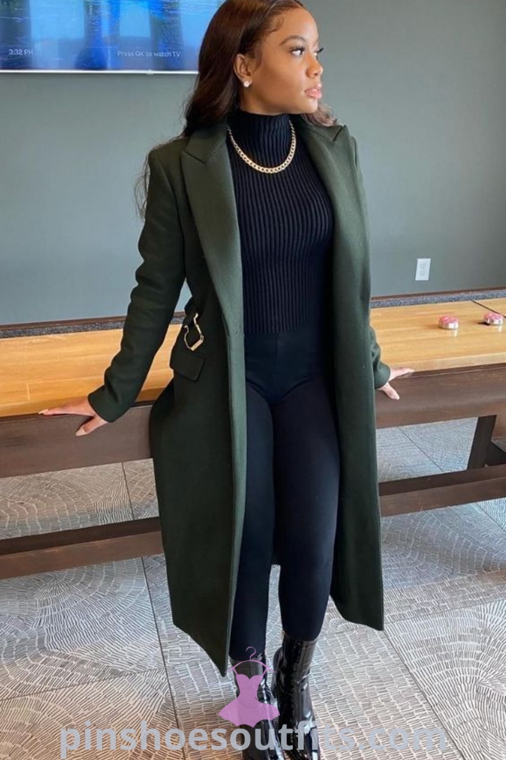 Elegant upscale restaurant outfit featuring tailored trousers and a cute blouse, perfect for women in their 30s seeking elevated casual looks. Discover more inspiring outfit ideas at pinshoesoutfits.com.