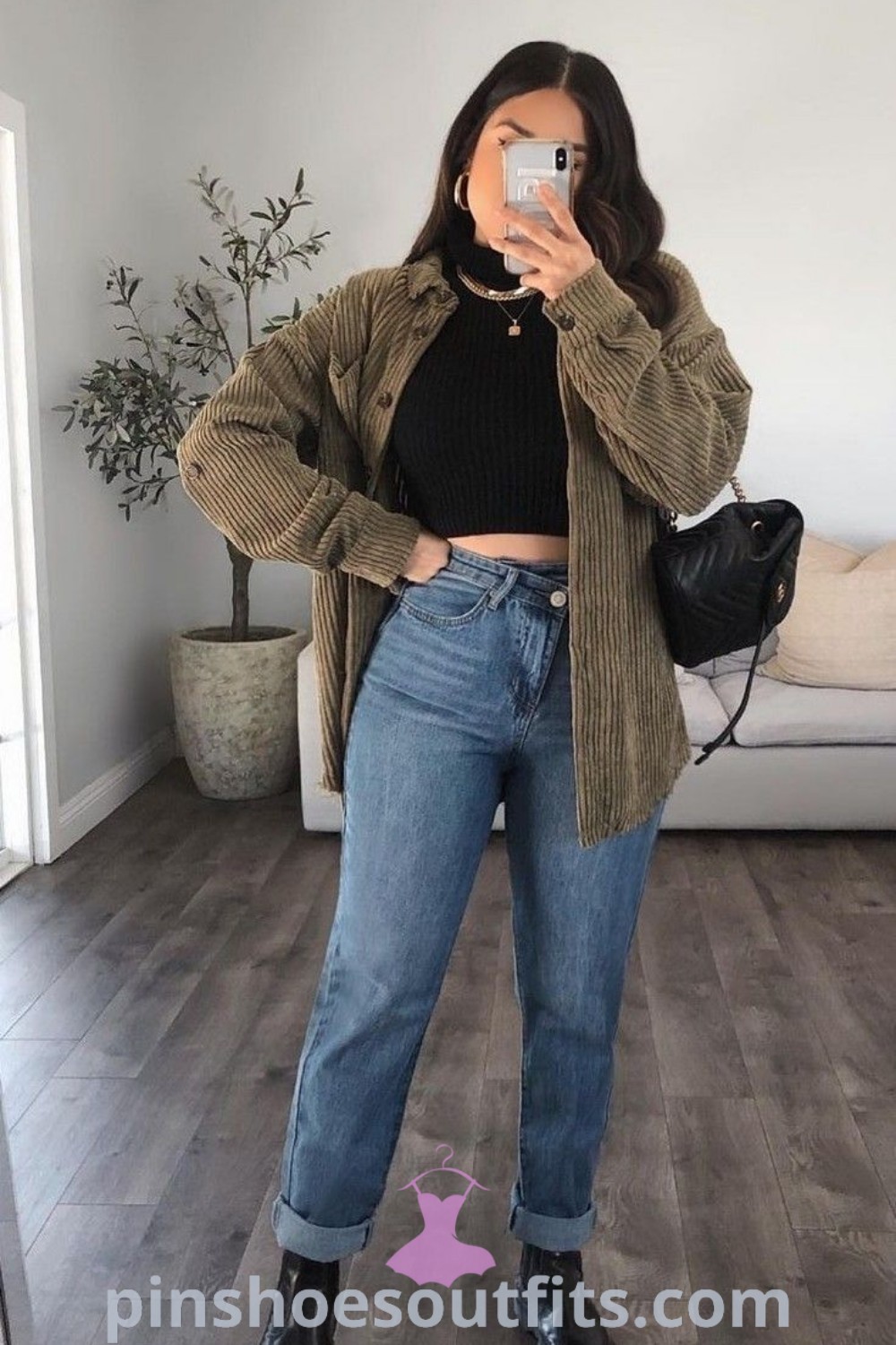Trendy midsize fall outfits featuring mom jeans, cozy sweaters, and stylish boots. This fashion guide offers outfit ideas to look chic, classy, and expensive while ensuring comfort. Discover more outfit inspiration at pinshoesoutfits.com.