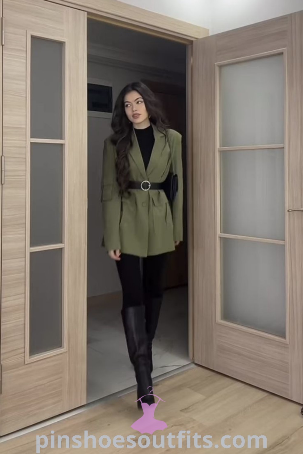 Chic Western classy outfits for women including formal winter styles, elegant winter outfits, and stylish work outfits to look expensive and sophisticated. Discover more outfit ideas for winter at pinshoesoutfits.com.