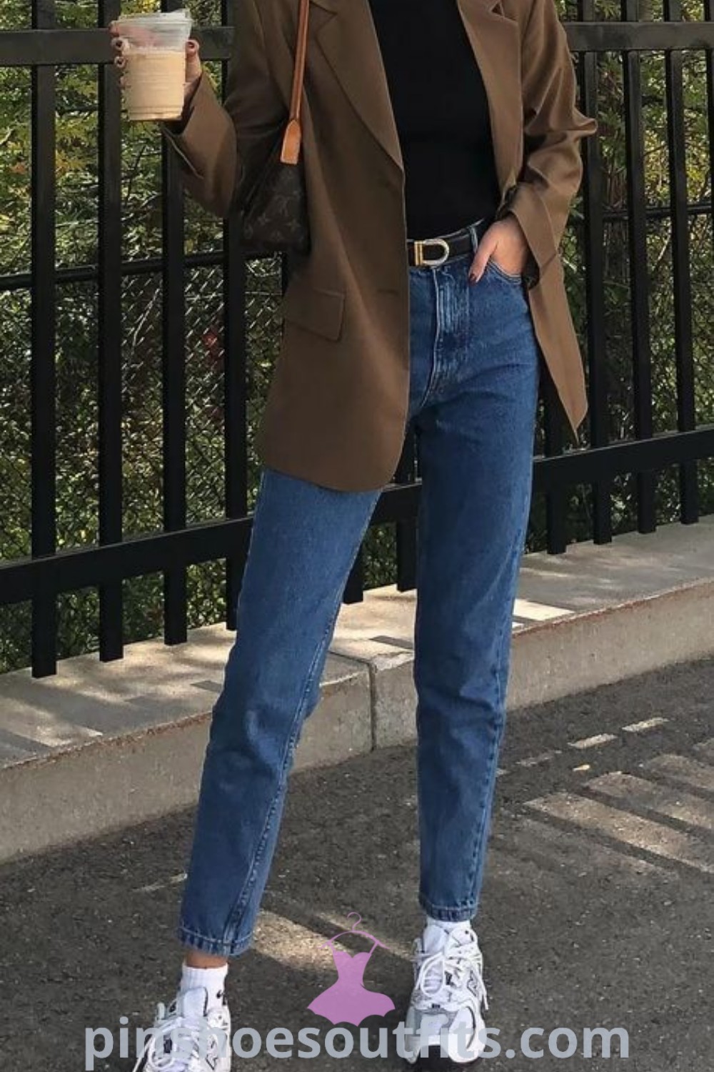 Stylish turtleneck and dark jeans outfit ideal for women, featuring a blazer and perfect for fall and winter, suitable for office fashion or holiday parties. Discover more outfit ideas to inspire your look this season at pinshoesoutfits.com.