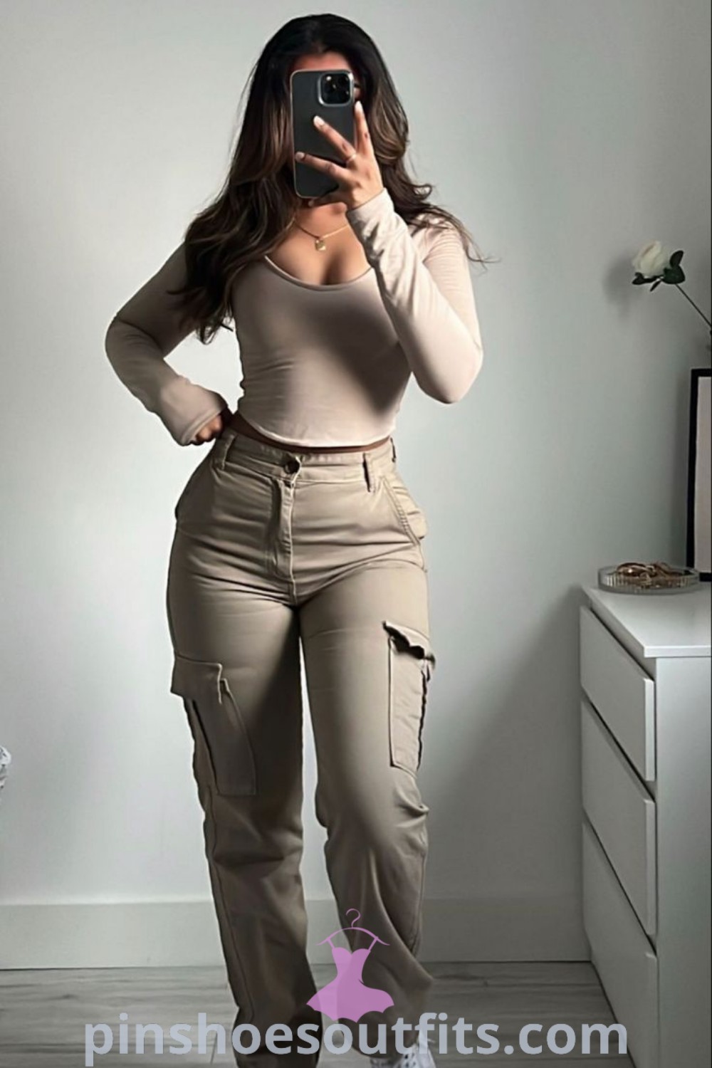 Trendy hipster outfit showcasing Celana Fashion, Mode Zara aesthetics, and fall fits, ideal for Women in the USA. Cute hairstyles enhance the look, offering stylish outfit ideas to try this season. Discover more fashion inspiration at pinshoesoutfits.com