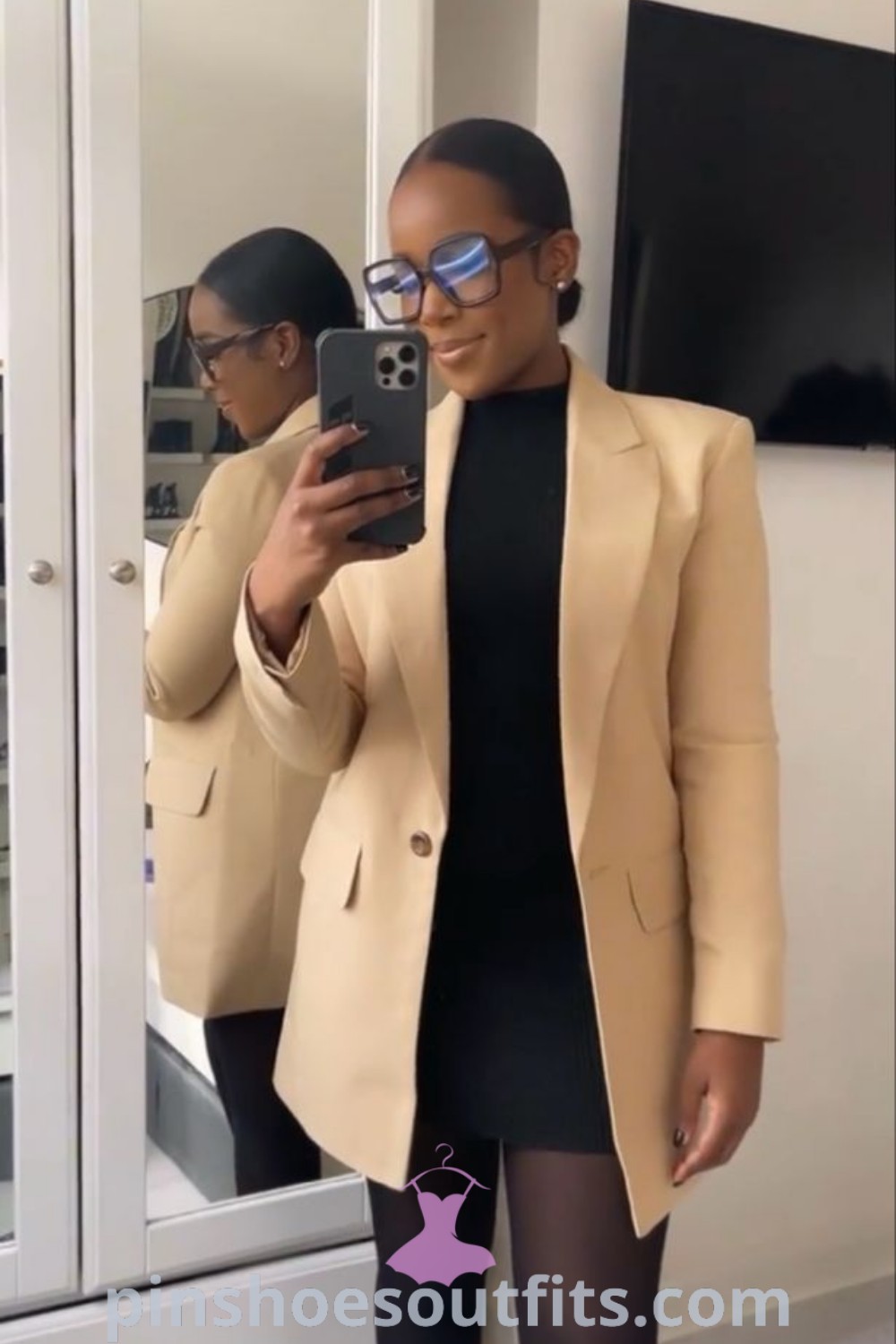 Stylish Corporate Blazer Outfit ideal for work, offering elegant business casual looks and trendy heels for women. Perfect for everyday elegance, this outfit inspires confidence and sophistication. Discover more outfit ideas at pinshoesoutfits.com